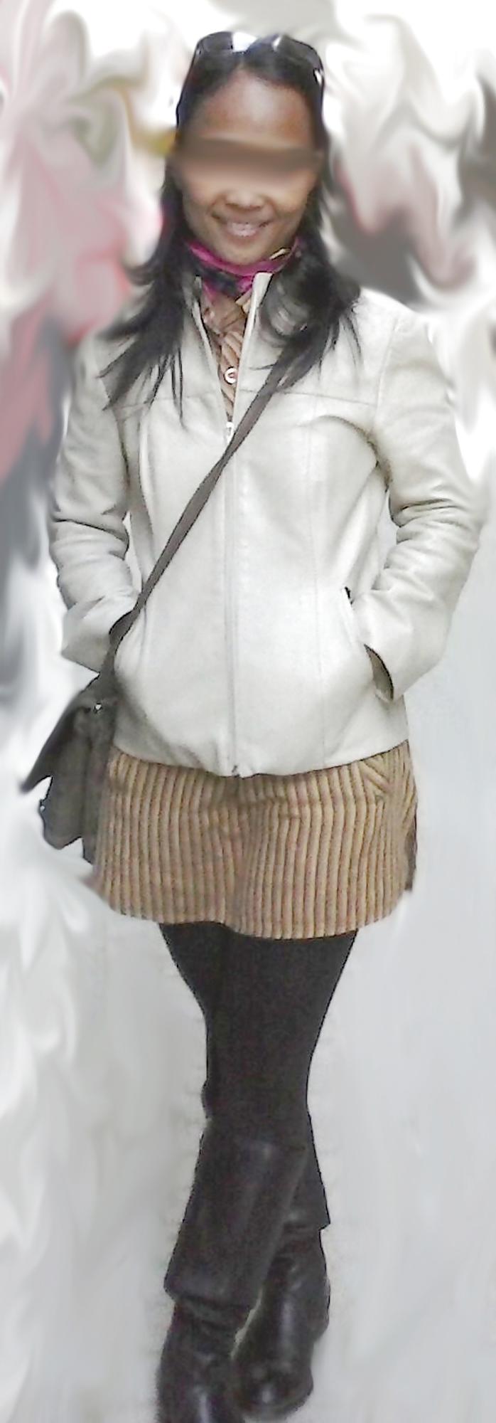 25P ASIAN BABES WEARING BOOTS IN GREEK STREETS II