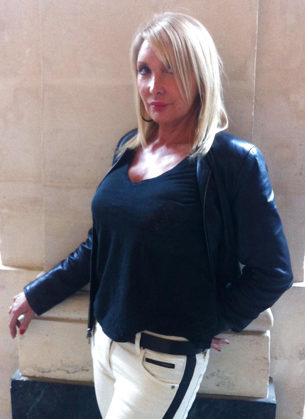25P Lisa elegant classy whore for bulls
