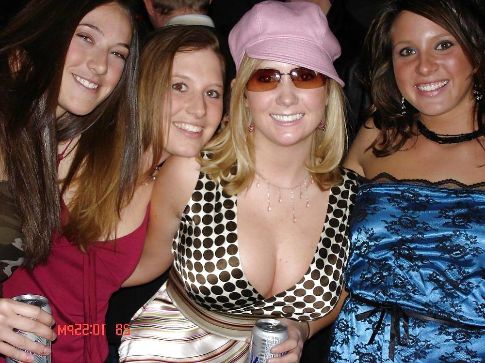 25P More Big Boob Amateur Cleavage
