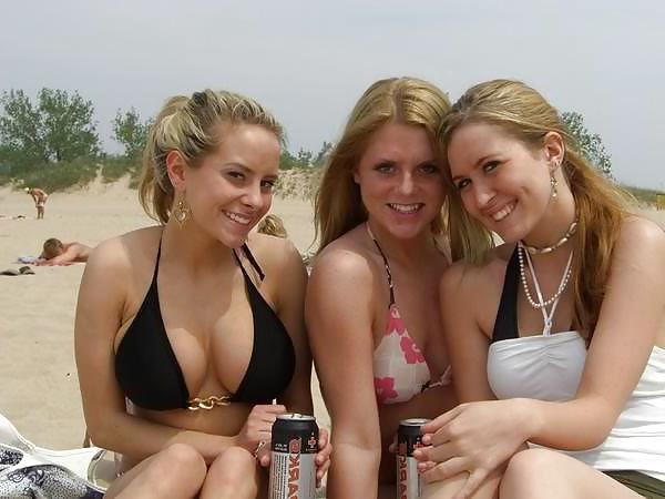 25P More Big Boob Amateur Cleavage