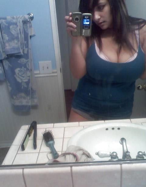 25P More Big Boob Amateur Cleavage