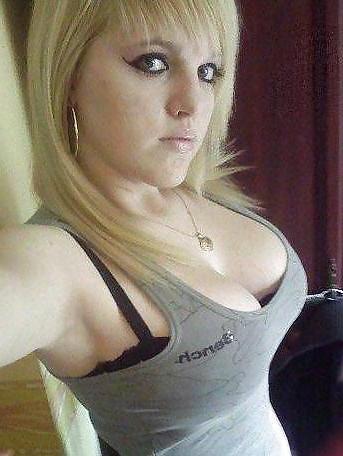 25P More Big Boob Amateur Cleavage
