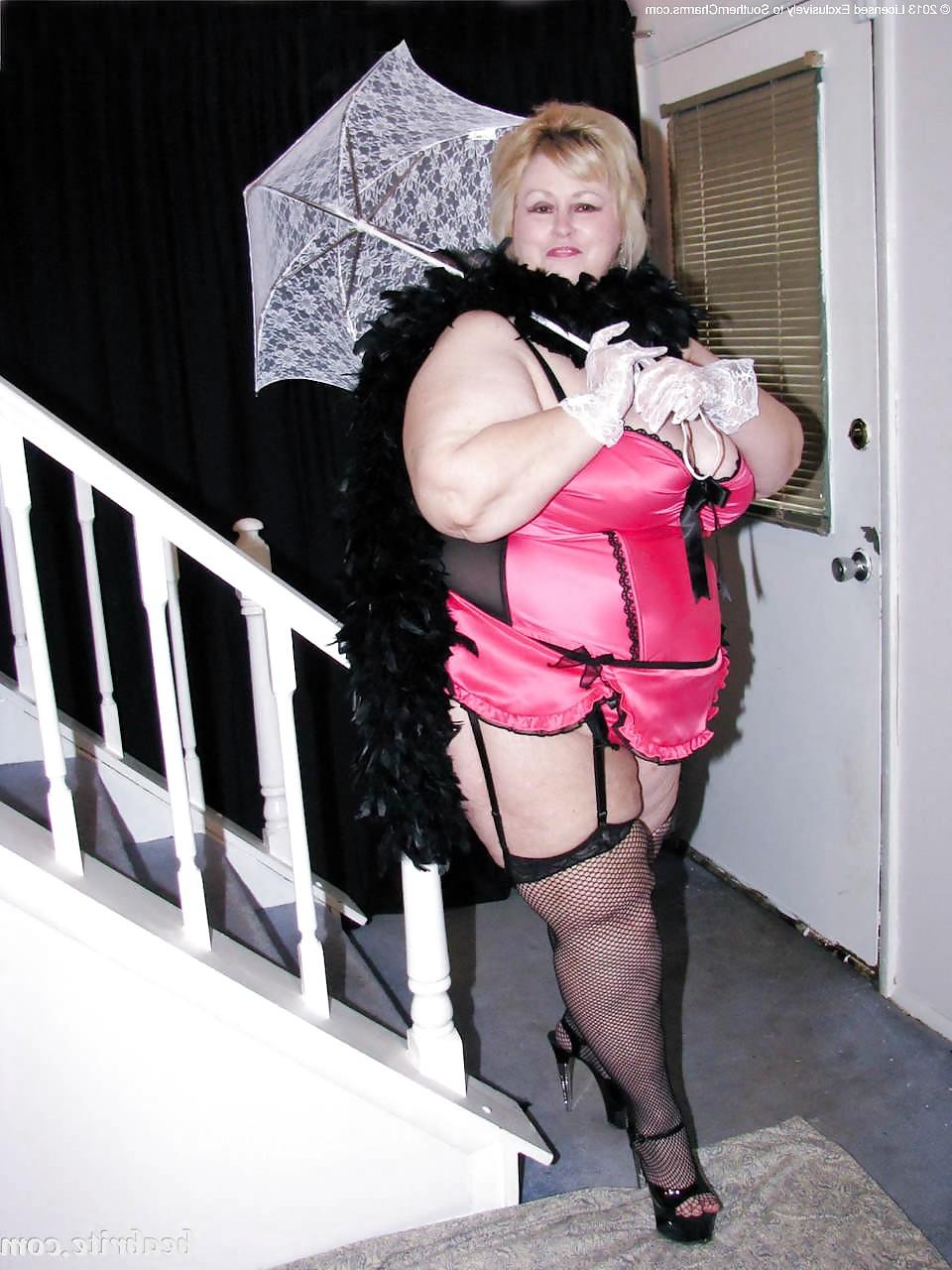 25P Mature BBW Aunt B. #01
