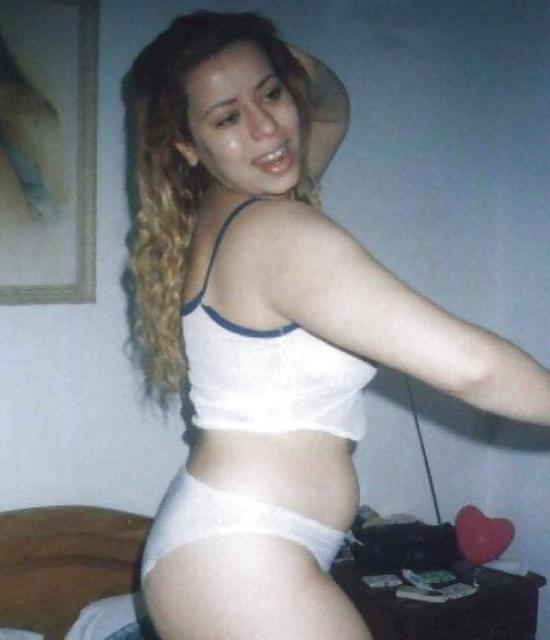 8P Arab milf dancing