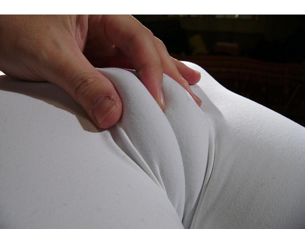 25P Asian teen in tight pants toe mound