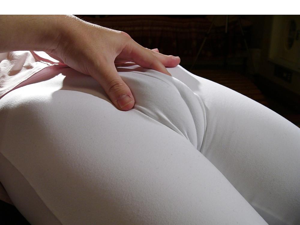 25P Asian teen in tight pants toe mound