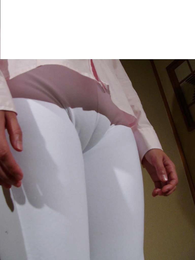 25P Asian teen in tight pants toe mound
