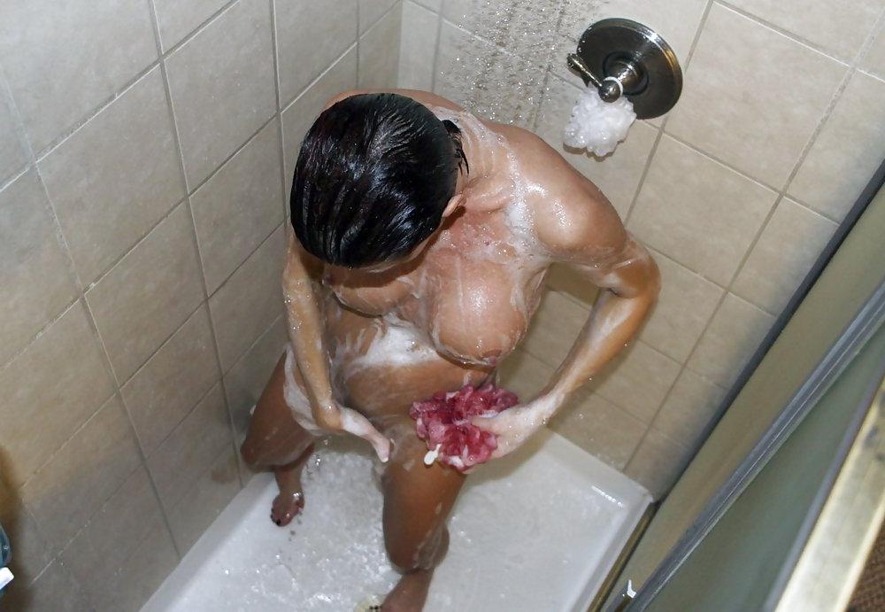 25P Girls in shower