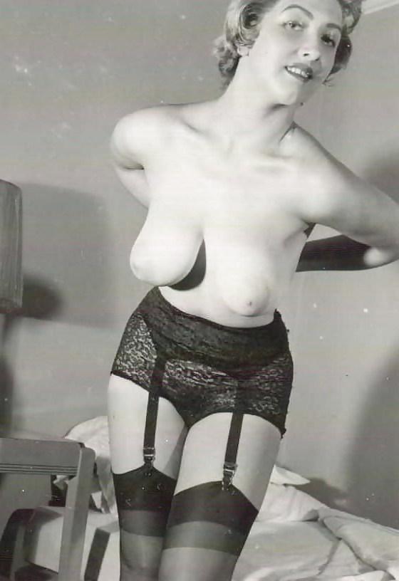 10P Retro Tits 09