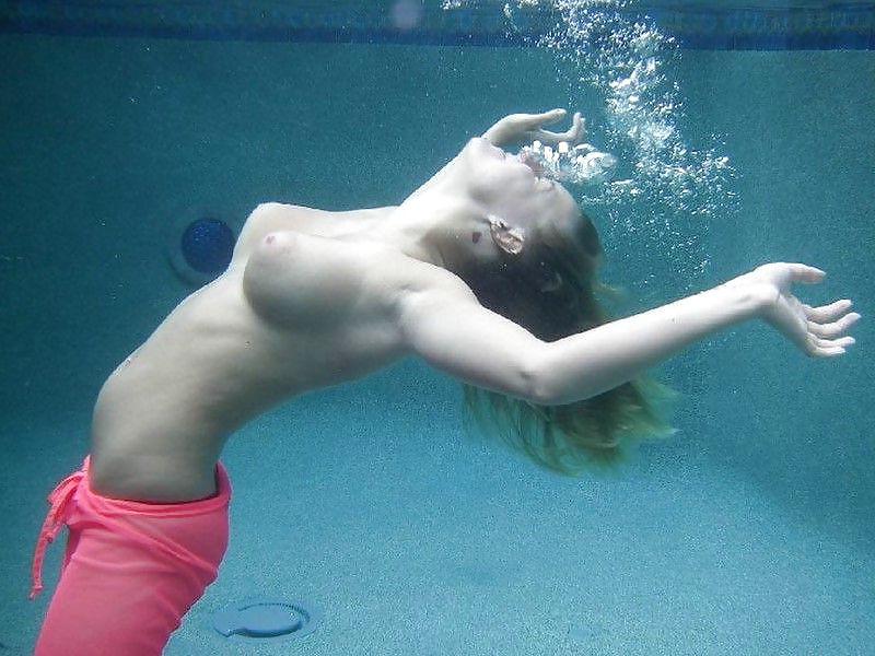 20P Underwater sex