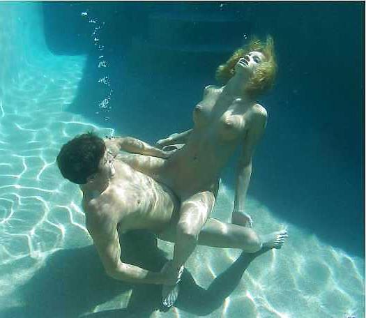 20P Underwater sex