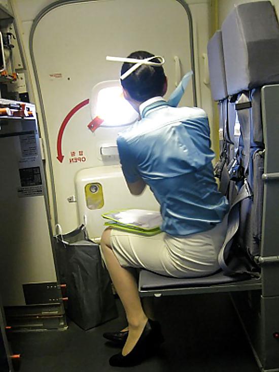 5P Korean air hostess spreading pussy