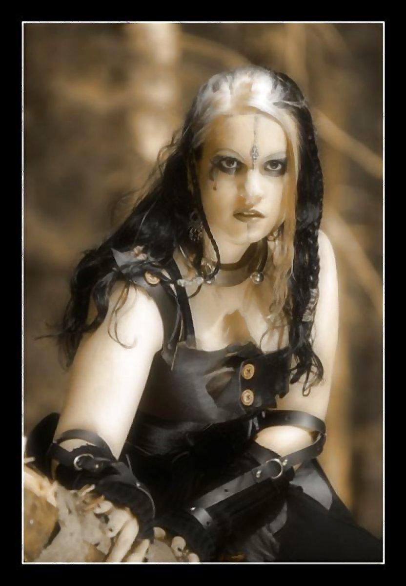 19P Gothic beauties 06