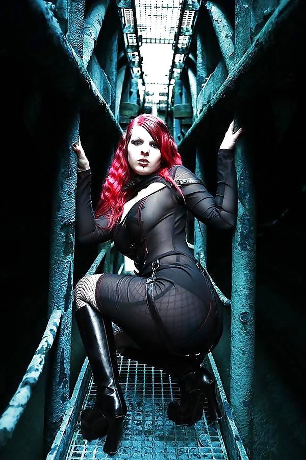 19P Gothic beauties 06