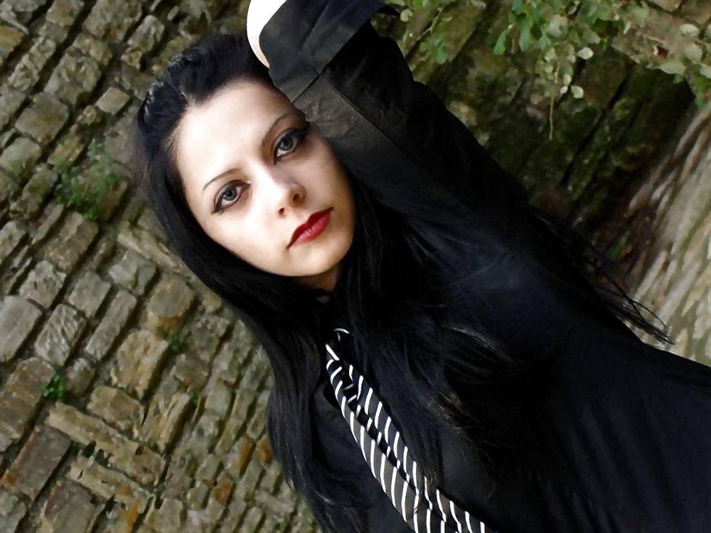 19P Gothic beauties 06
