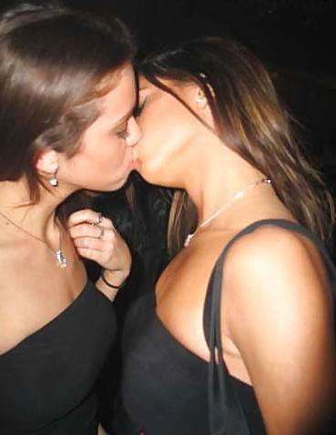 25P Girls Kissing Girls pt6