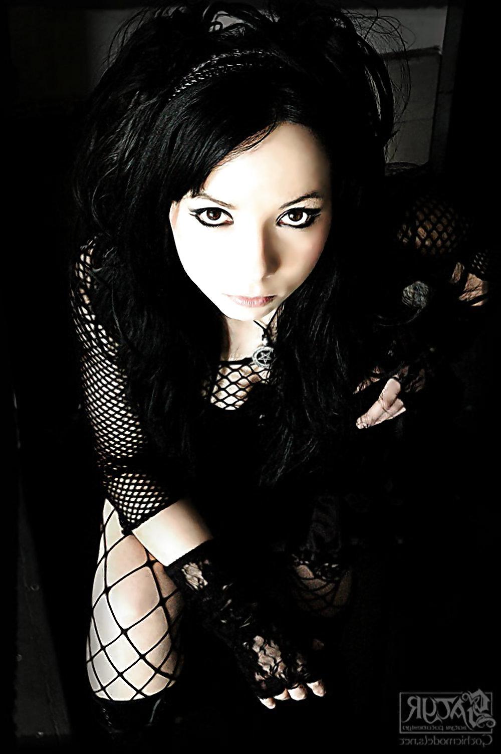 25P Gothic beauties 10