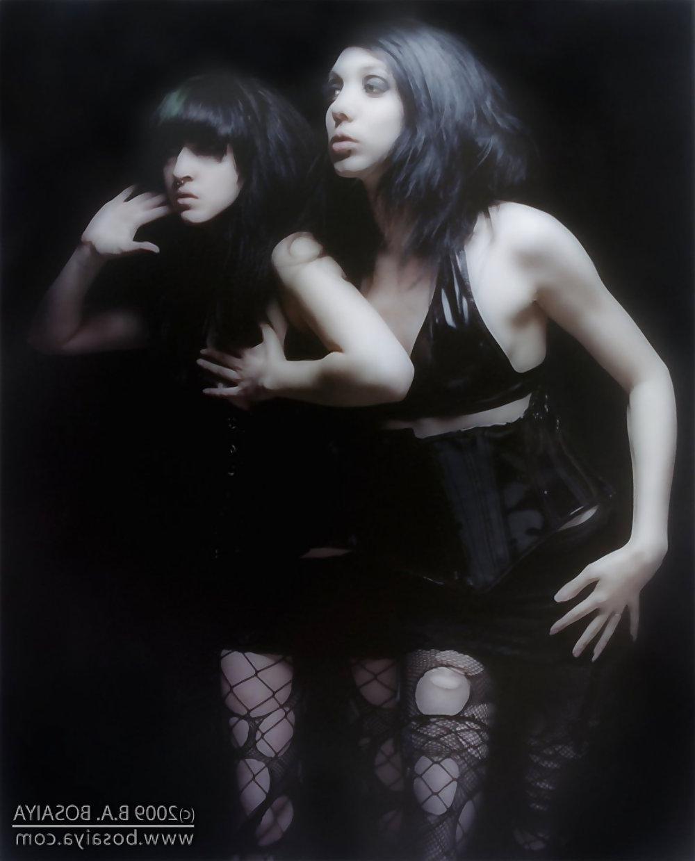 25P Gothic beauties 10