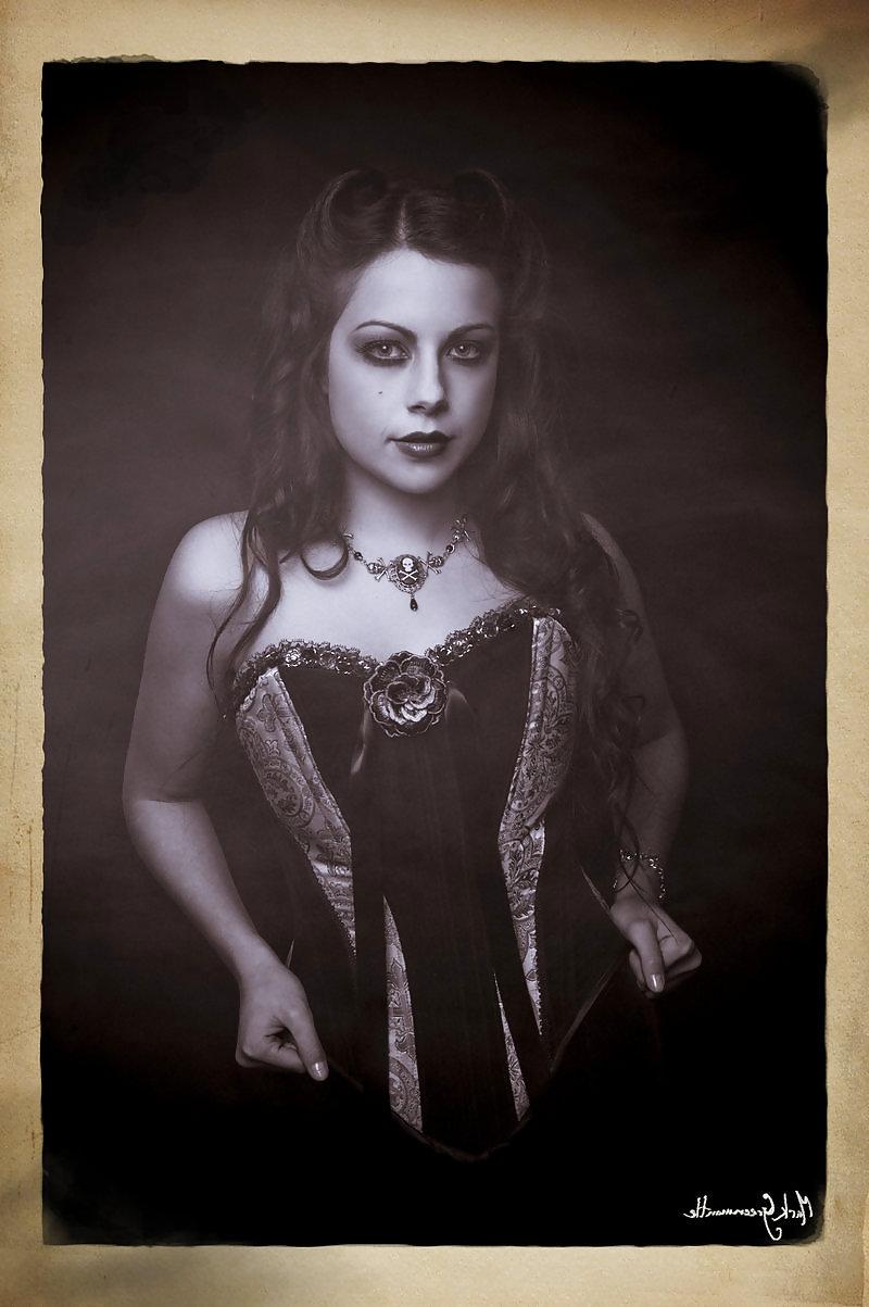 25P Gothic beauties 10