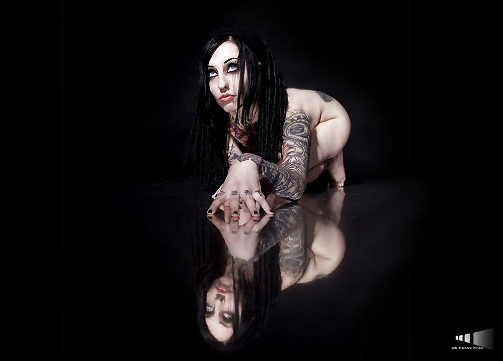 25P Gothic beauties 10