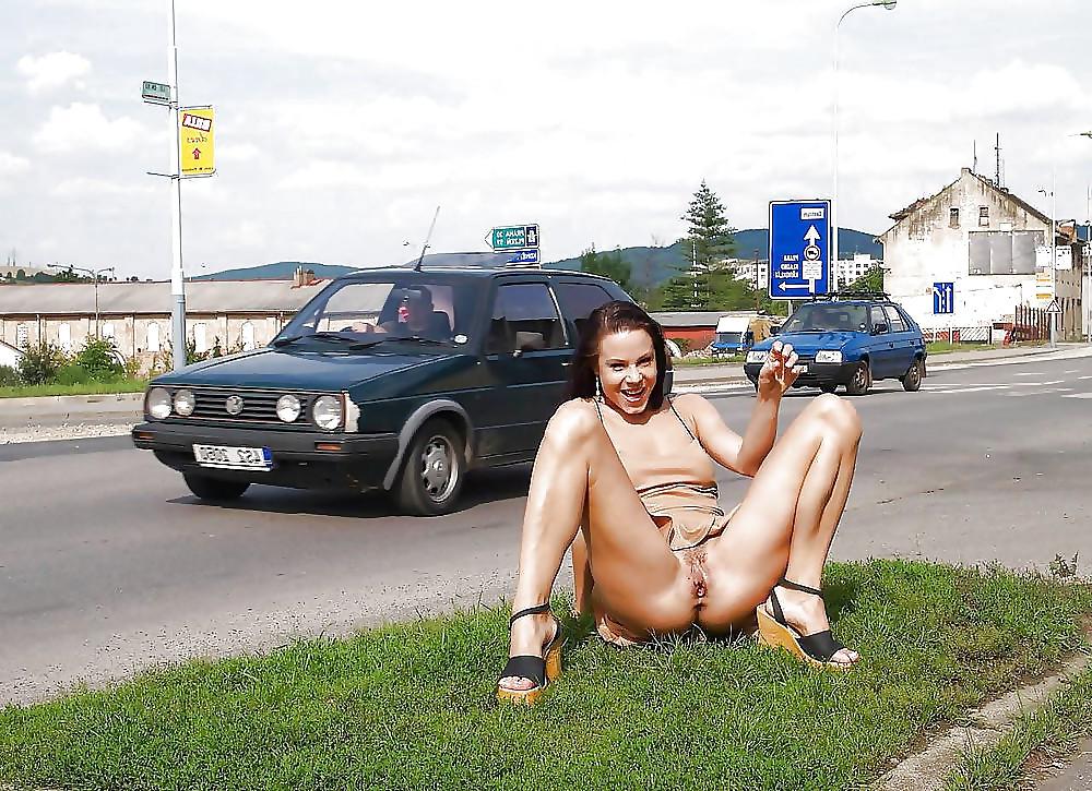 25P Outdoors And Public Pussy (7)