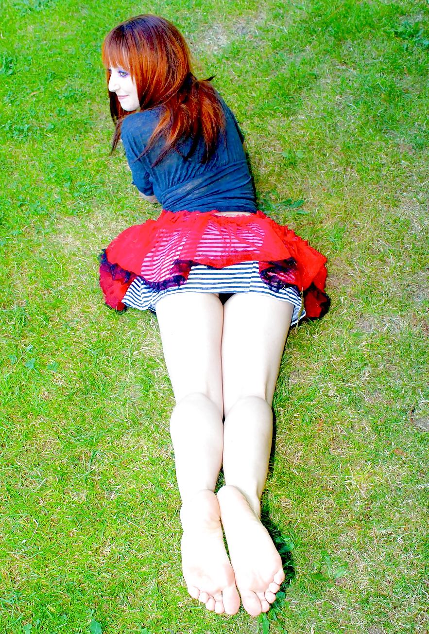 25P Red Hair, Feet Bare 5