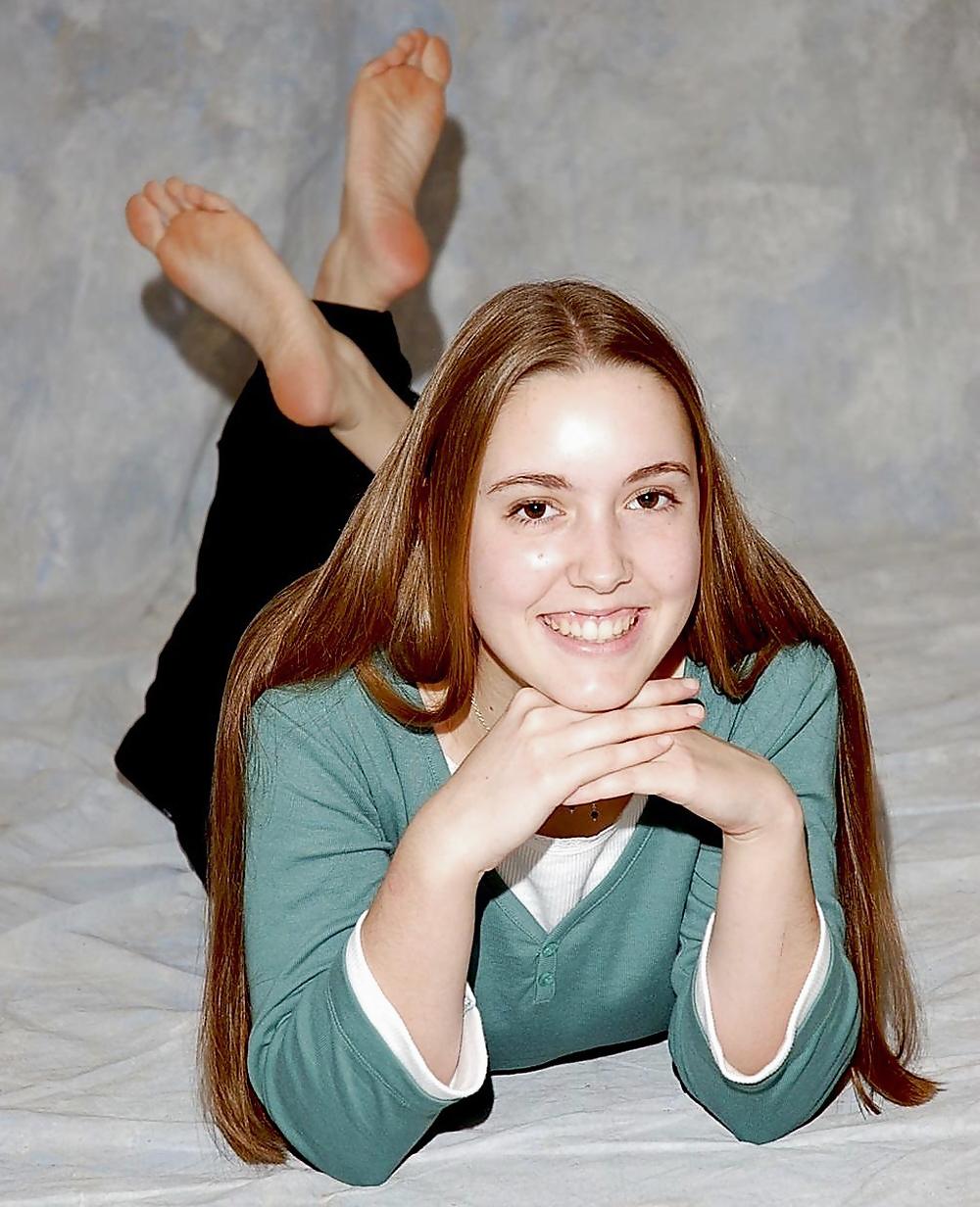 25P Red Hair, Feet Bare 5