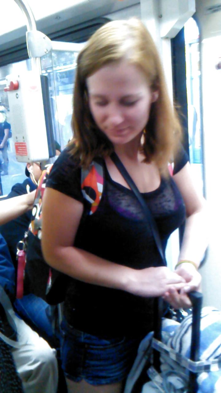 20P Sexy redhead cleavage - right place, right time.