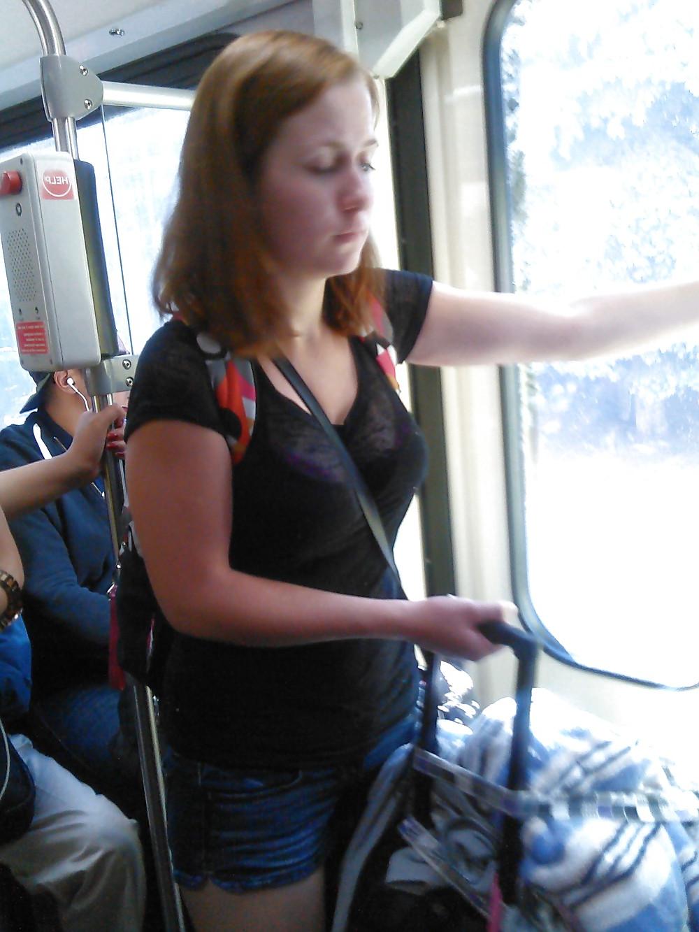 20P Sexy redhead cleavage - right place, right time.