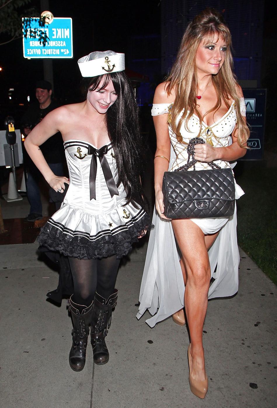 8P Avril Lavigne - Is A Naughty Sailor