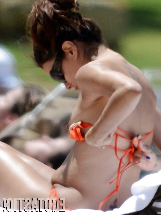 7P Eva Longoria Nip Slip NEW