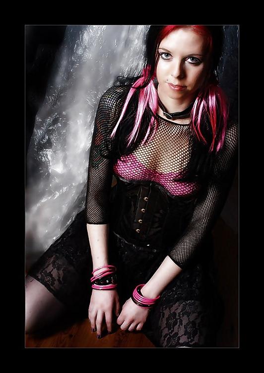 25P Gothic beauties 24