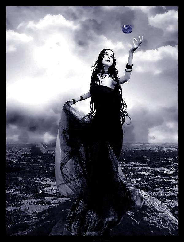 25P Gothic beauties 24