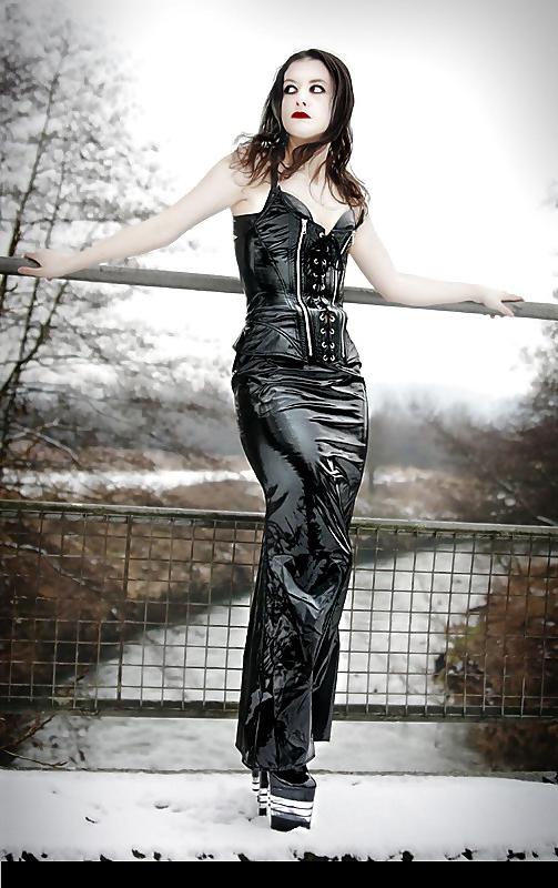 25P Gothic beauties 24