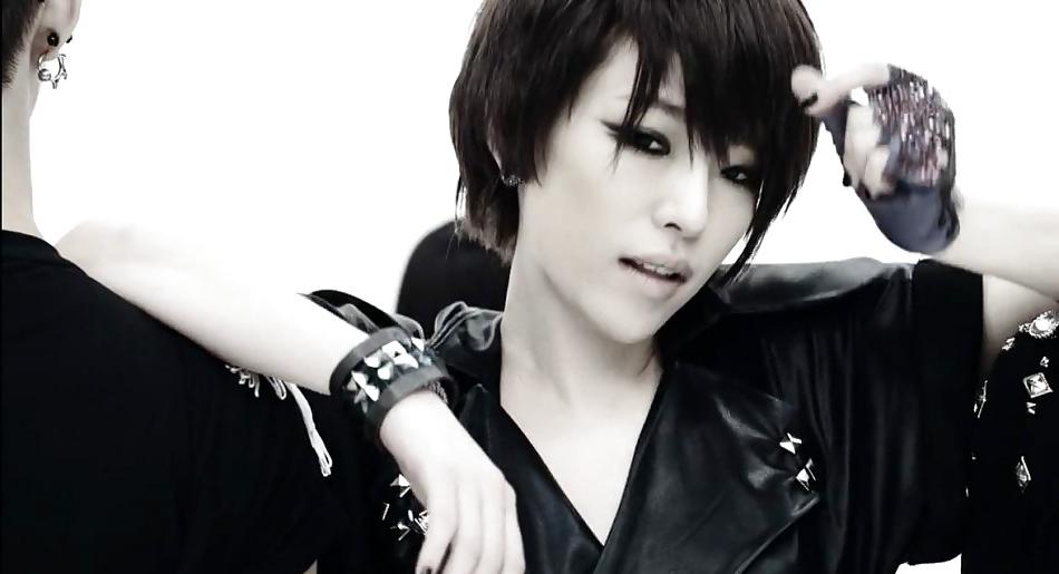 25P Short hair asian celebs