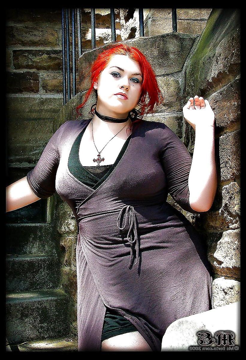 25P 613 clothed bbw
