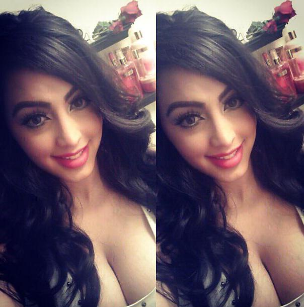 21P Young gorgeous Latina milf huge rack