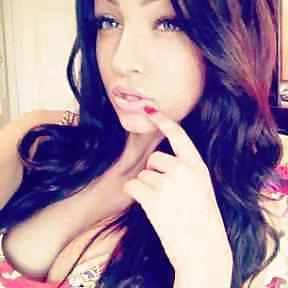 25P Gorgeous Young And Horny Latinas