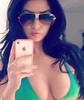 25P Gorgeous Young And Horny Latinas