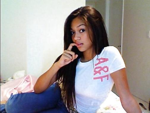 25P Gorgeous Young And Horny Latinas