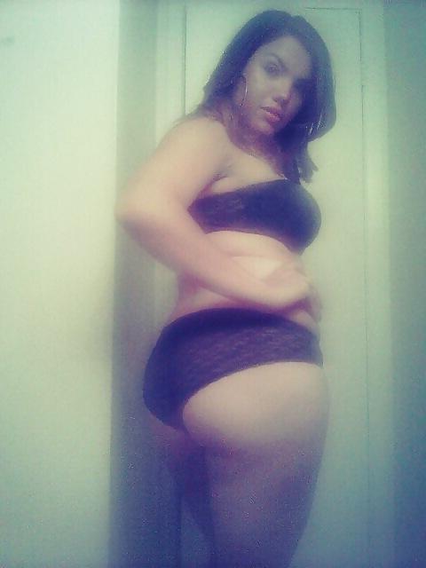 6P Mexican chick showing cleavage