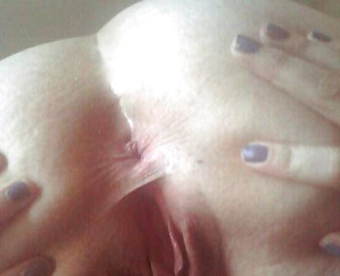 6P Mexican chick showing cleavage