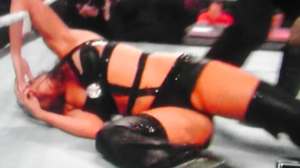 8P Brie Bella pussy slip Monday Night Raw