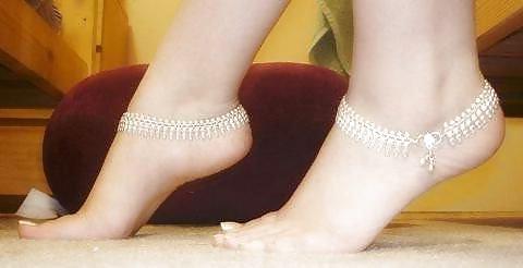 11P Sexy Feet of unknown females :)