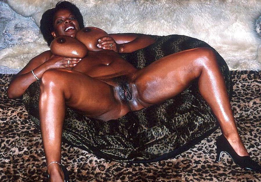 25P Black busty Ophra