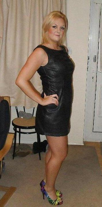 4P Hot Blonde British MILF