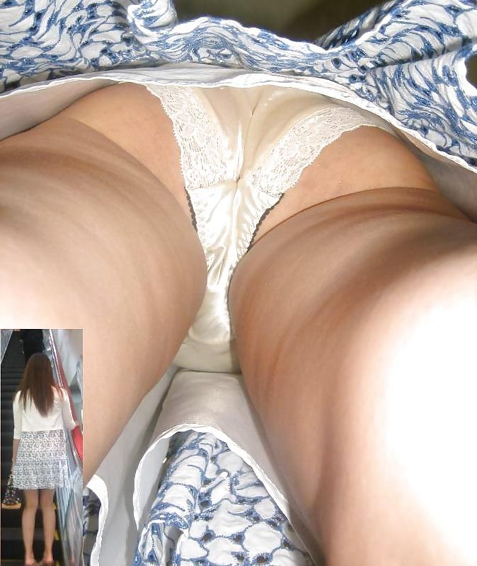 25P Pretty Asian Upskirt 2