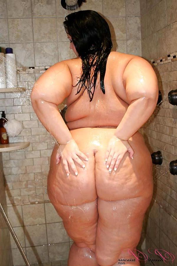 25P Sexy Shower Scene