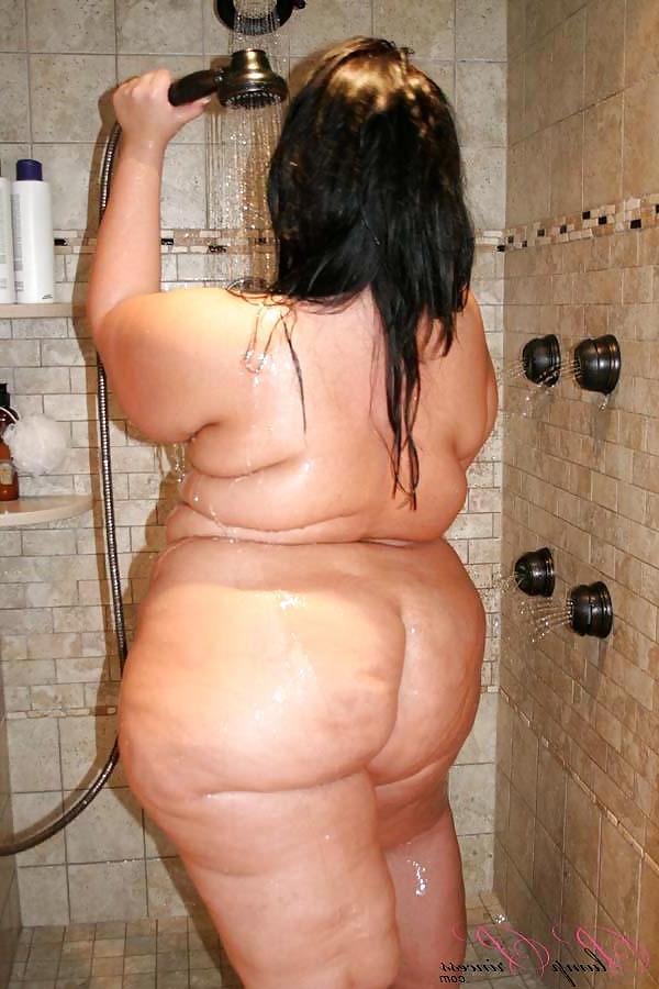 25P Sexy Shower Scene