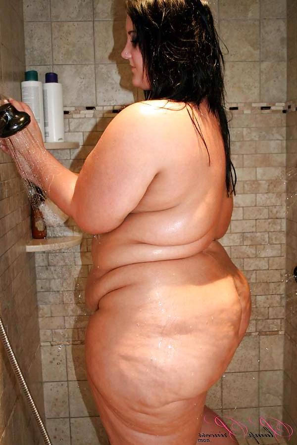 25P Sexy Shower Scene